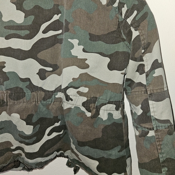 Me Jane Girls Camouflage Coat Size 12 - Picture 9 of 12